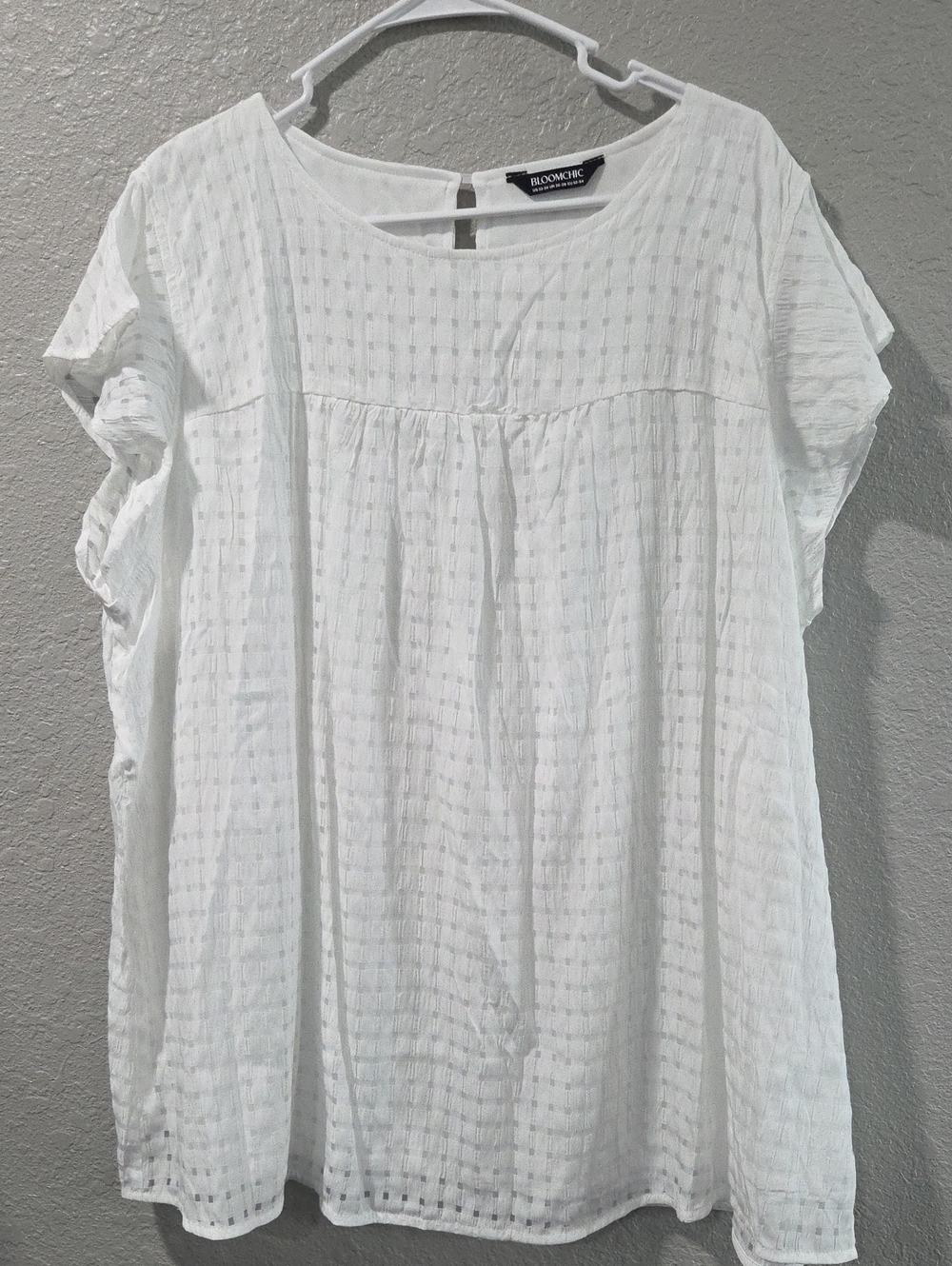 BloomChic White Textured Cap-Sleeve Tunic